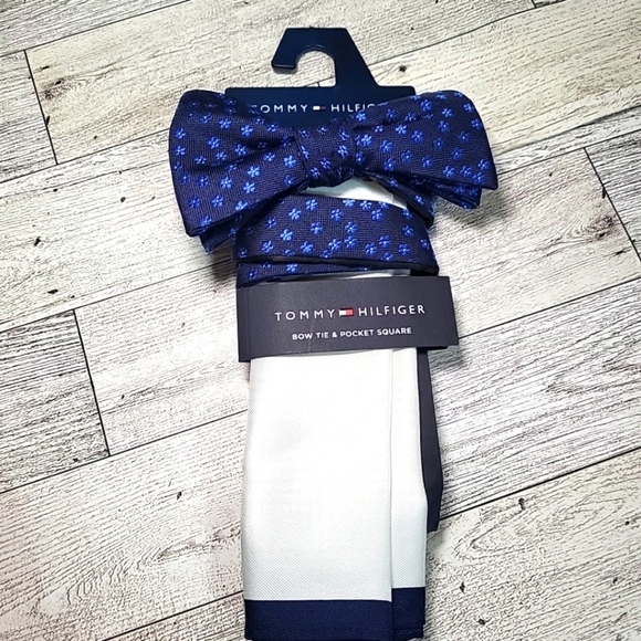 Tommy Hilfiger Bow Tie Pocket Square Set Bow Necktie NEW Navy Blue White Floral - Picture 1 of 6